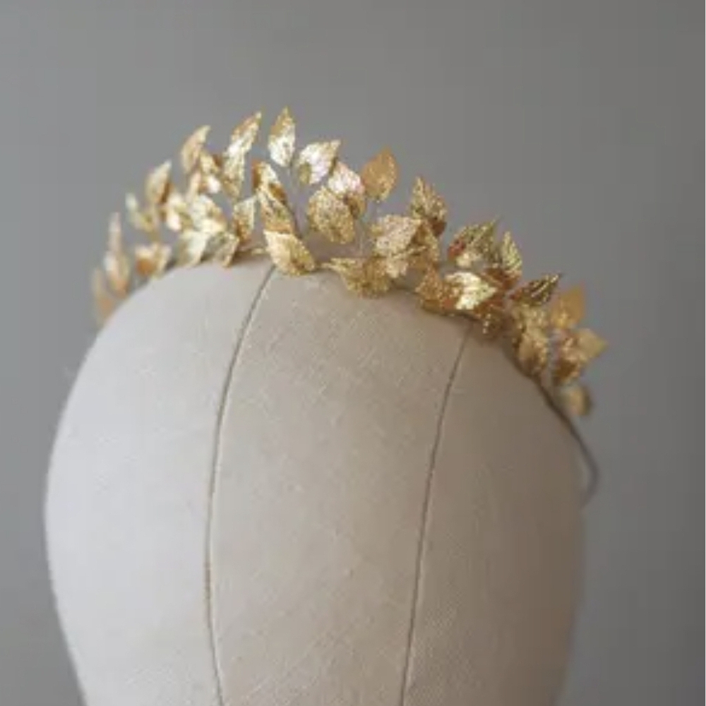 Elegant Gold Leaf Headband